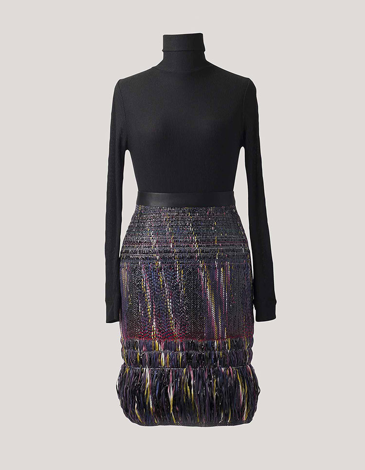 Falda elegante de fiesta abullonada en la parte baja